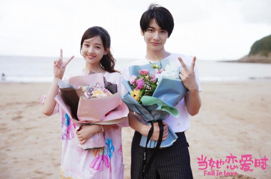 《當(dāng)她戀愛時》主創(chuàng).jpg