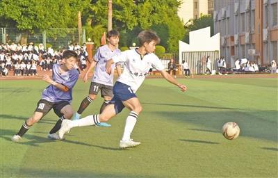 綠茵爭鋒　青春飛揚(yáng)  我縣第七屆中小學(xué)生足球賽收官